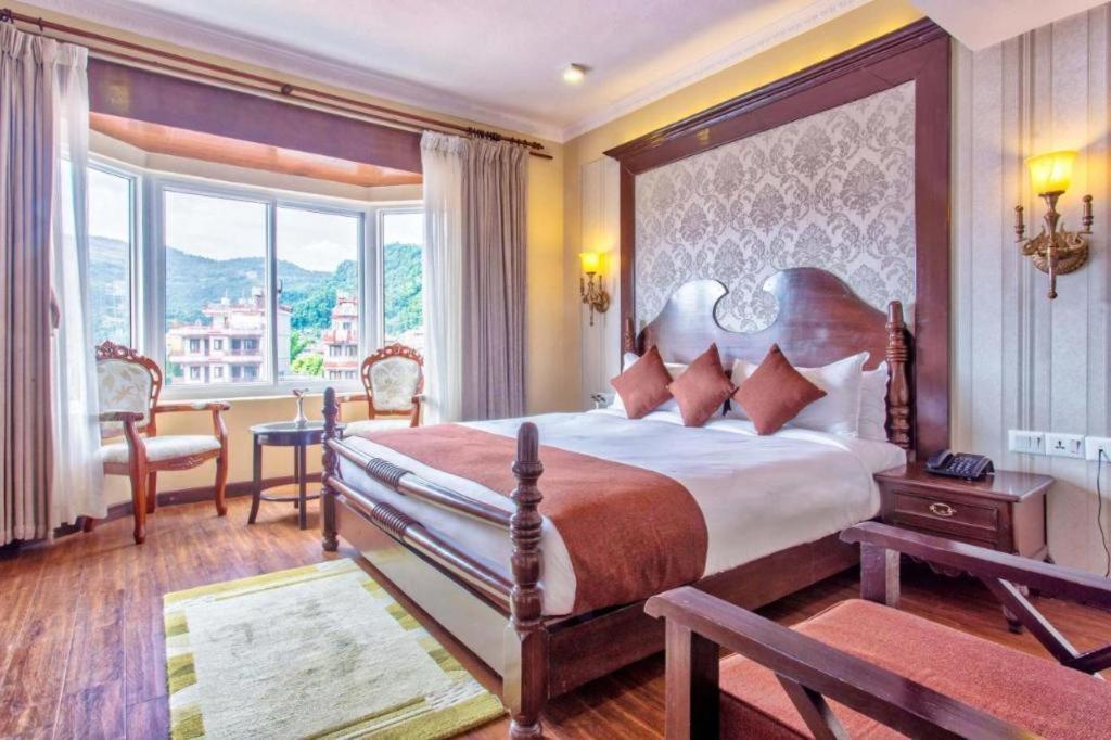 Da Yatra Courtyard Hotel & Resort Pokhara Ngoại thất bức ảnh