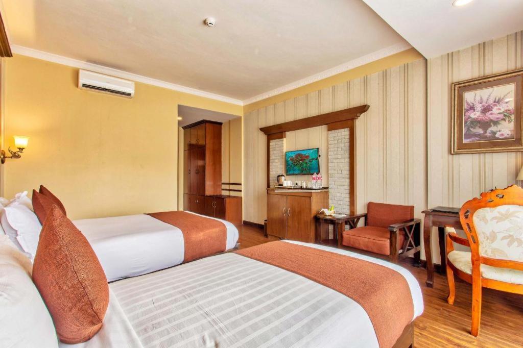 Da Yatra Courtyard Hotel & Resort Pokhara Ngoại thất bức ảnh
