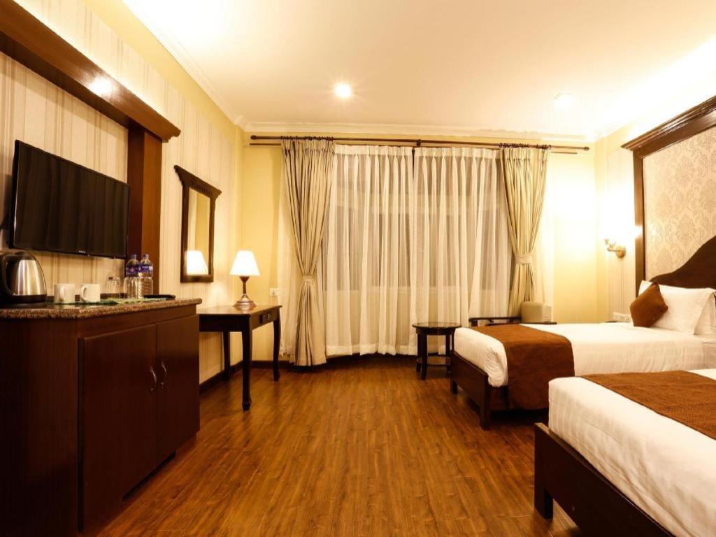 Da Yatra Courtyard Hotel & Resort Pokhara Ngoại thất bức ảnh