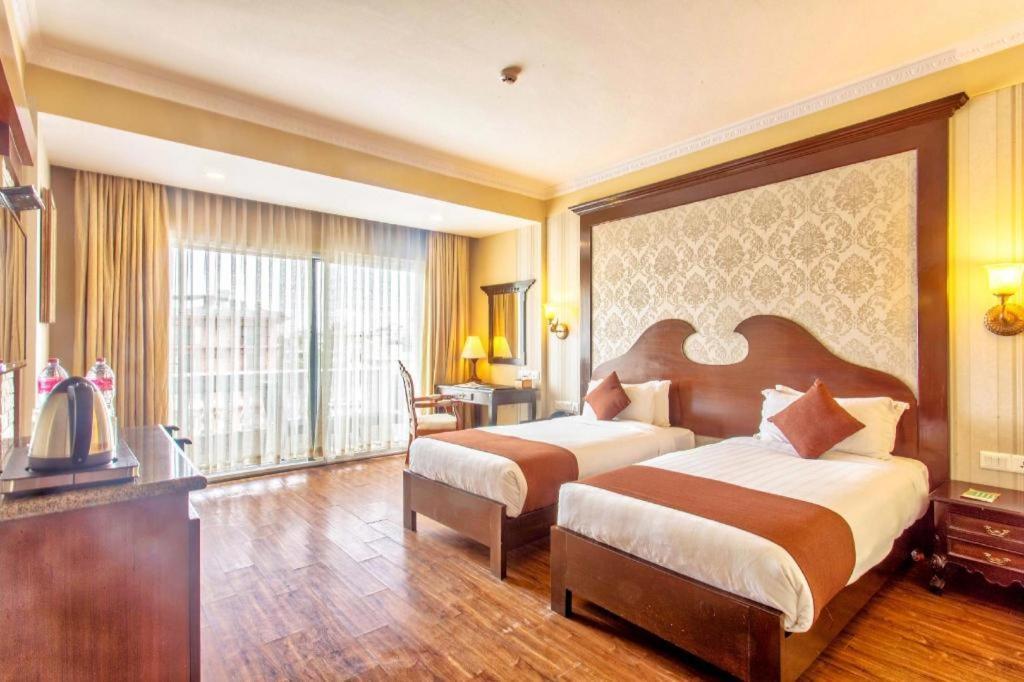 Da Yatra Courtyard Hotel & Resort Pokhara Ngoại thất bức ảnh