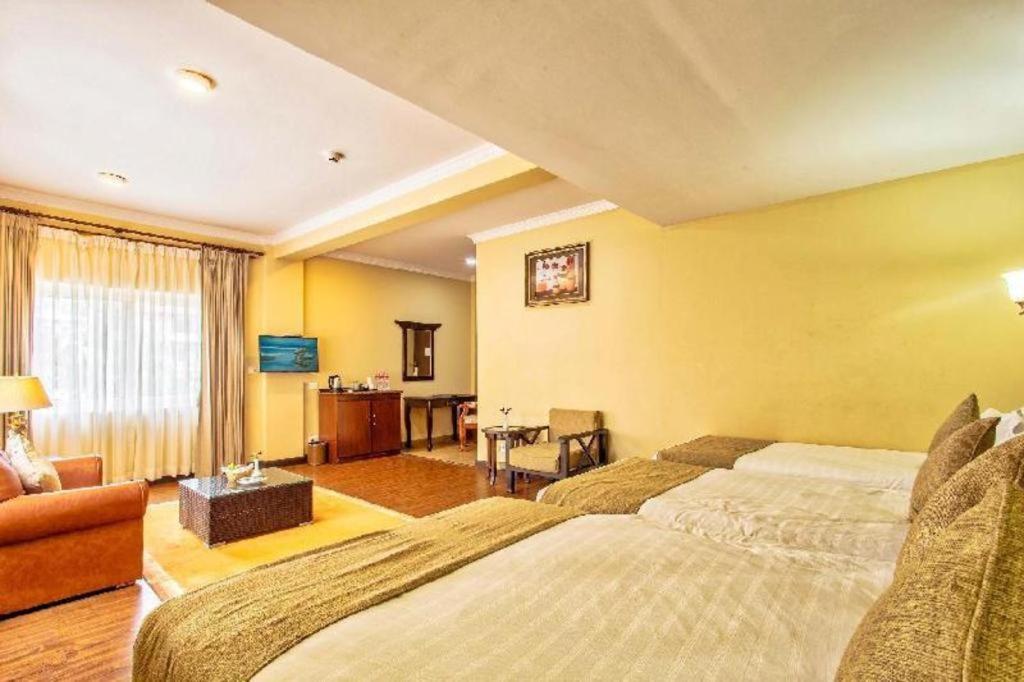 Da Yatra Courtyard Hotel & Resort Pokhara Ngoại thất bức ảnh