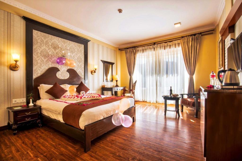 Da Yatra Courtyard Hotel & Resort Pokhara Ngoại thất bức ảnh
