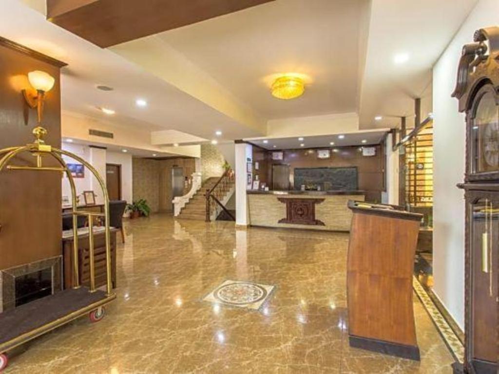 Da Yatra Courtyard Hotel & Resort Pokhara Ngoại thất bức ảnh