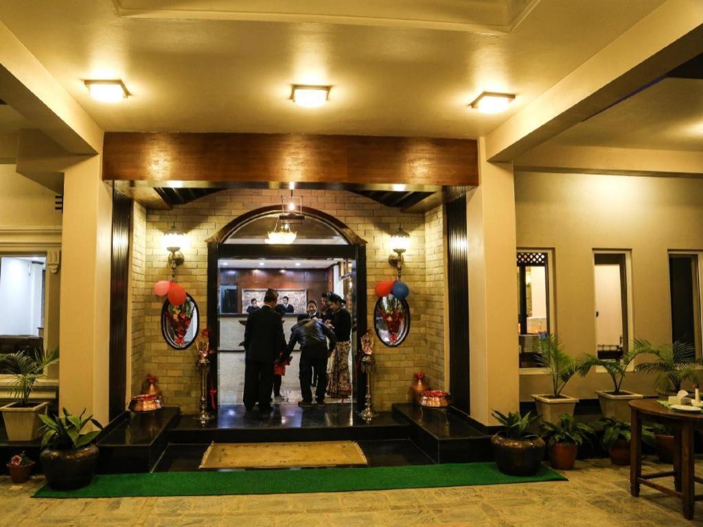 Da Yatra Courtyard Hotel & Resort Pokhara Ngoại thất bức ảnh