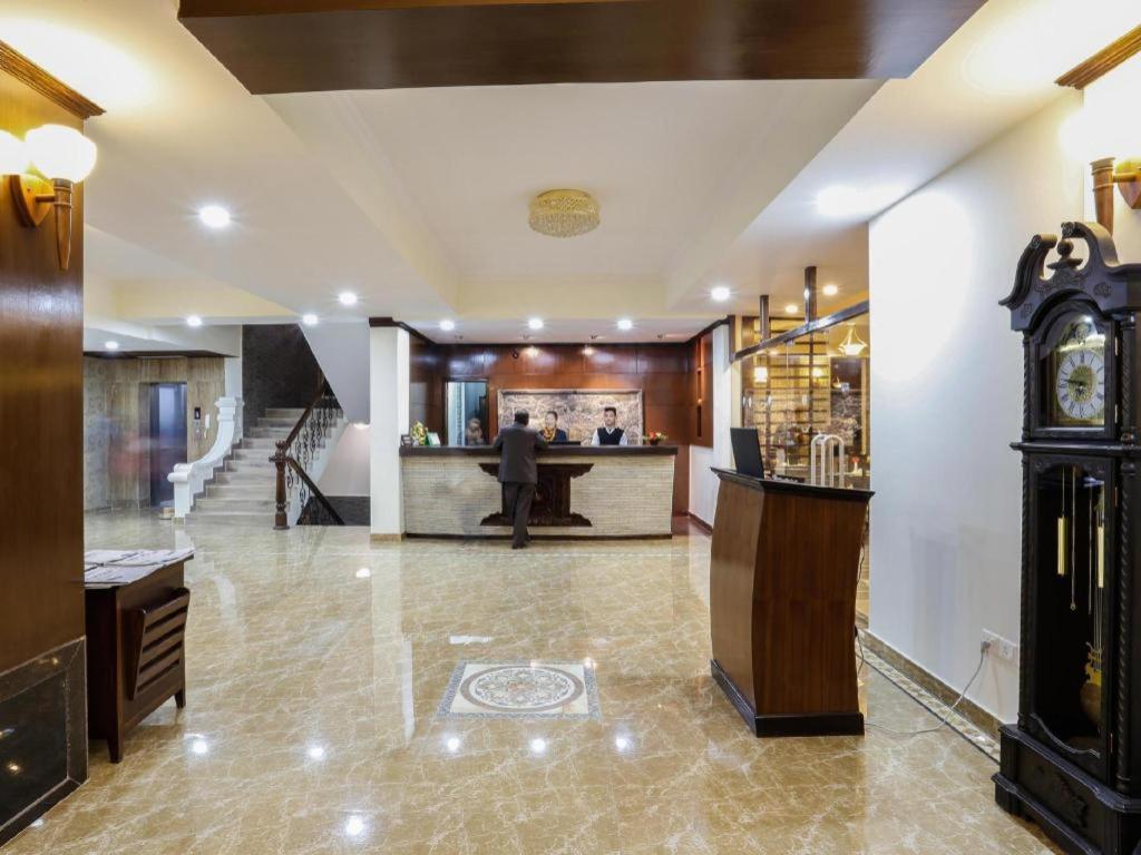 Da Yatra Courtyard Hotel & Resort Pokhara Ngoại thất bức ảnh